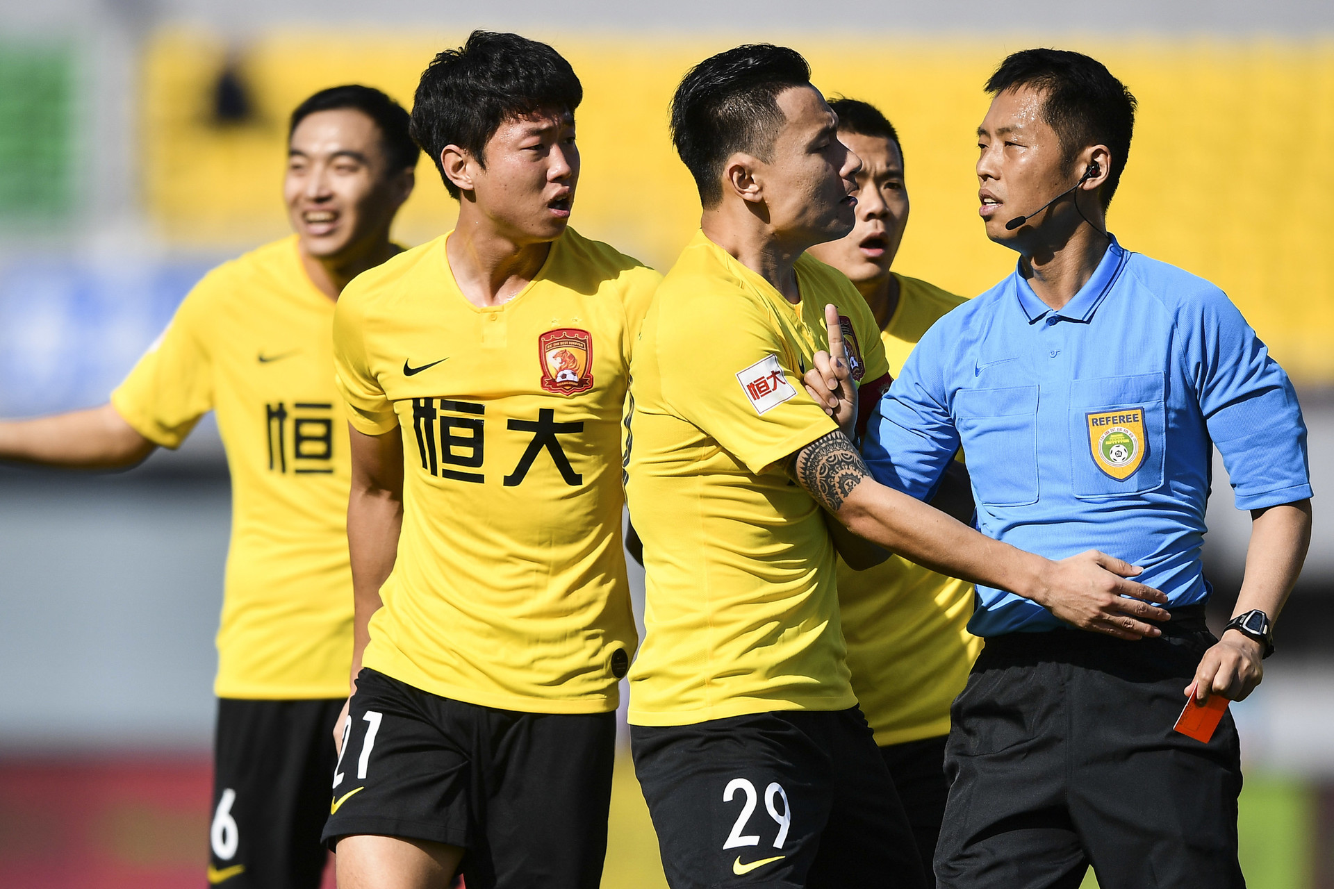 爱游戏体育-关于青岛黄海主场被北京人和逼平,难分伯仲的信息 第2张 爱游戏体育-关于青岛黄海主场被北京人和逼平,难分伯仲的信息 第2张